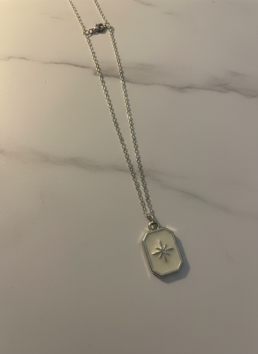 Mineli Kutup Yıldızı Kolye